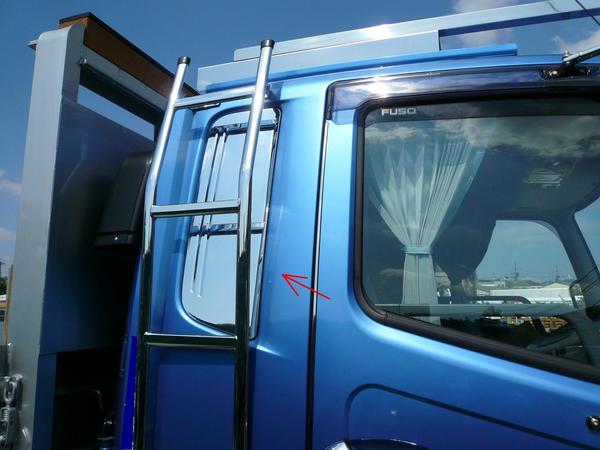 ベストワンファイター用 ベッド窓ガーニッシュ | 大阪のトラック 